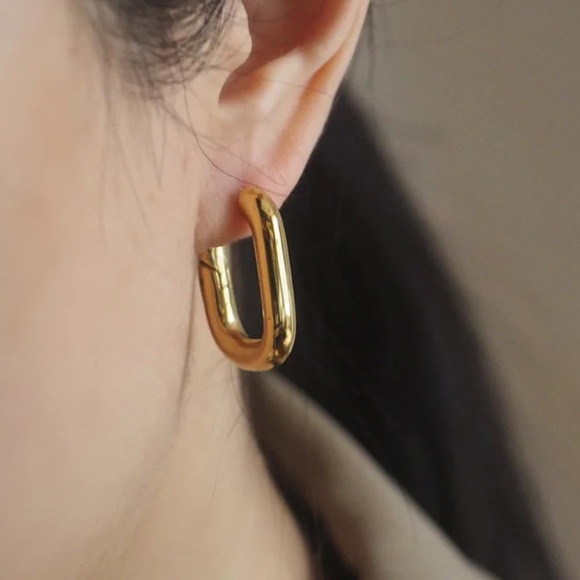 💛Gold plated bold hoop earrings - Picture 1 of 5